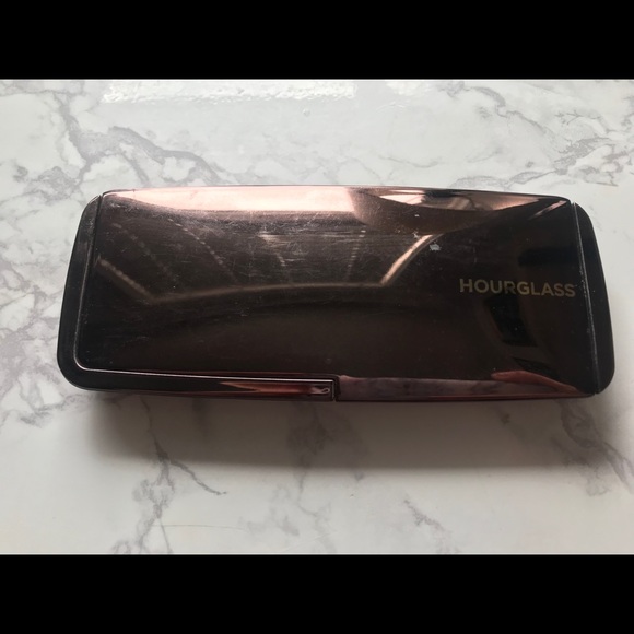 Hourglass Ambient Lighting Palette - Picture 2 of 4